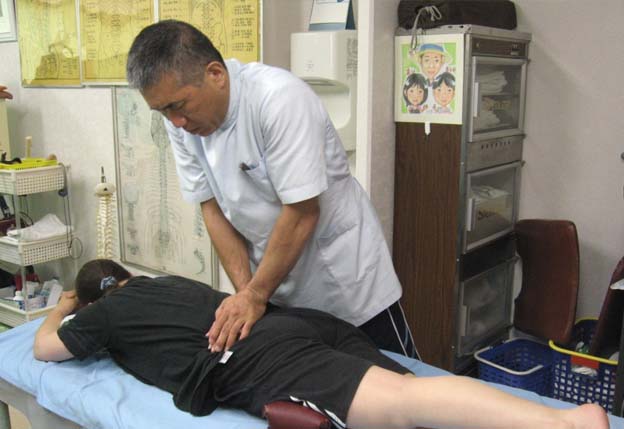 3D骨盤矯正による施術 3D骨盤矯正による施術